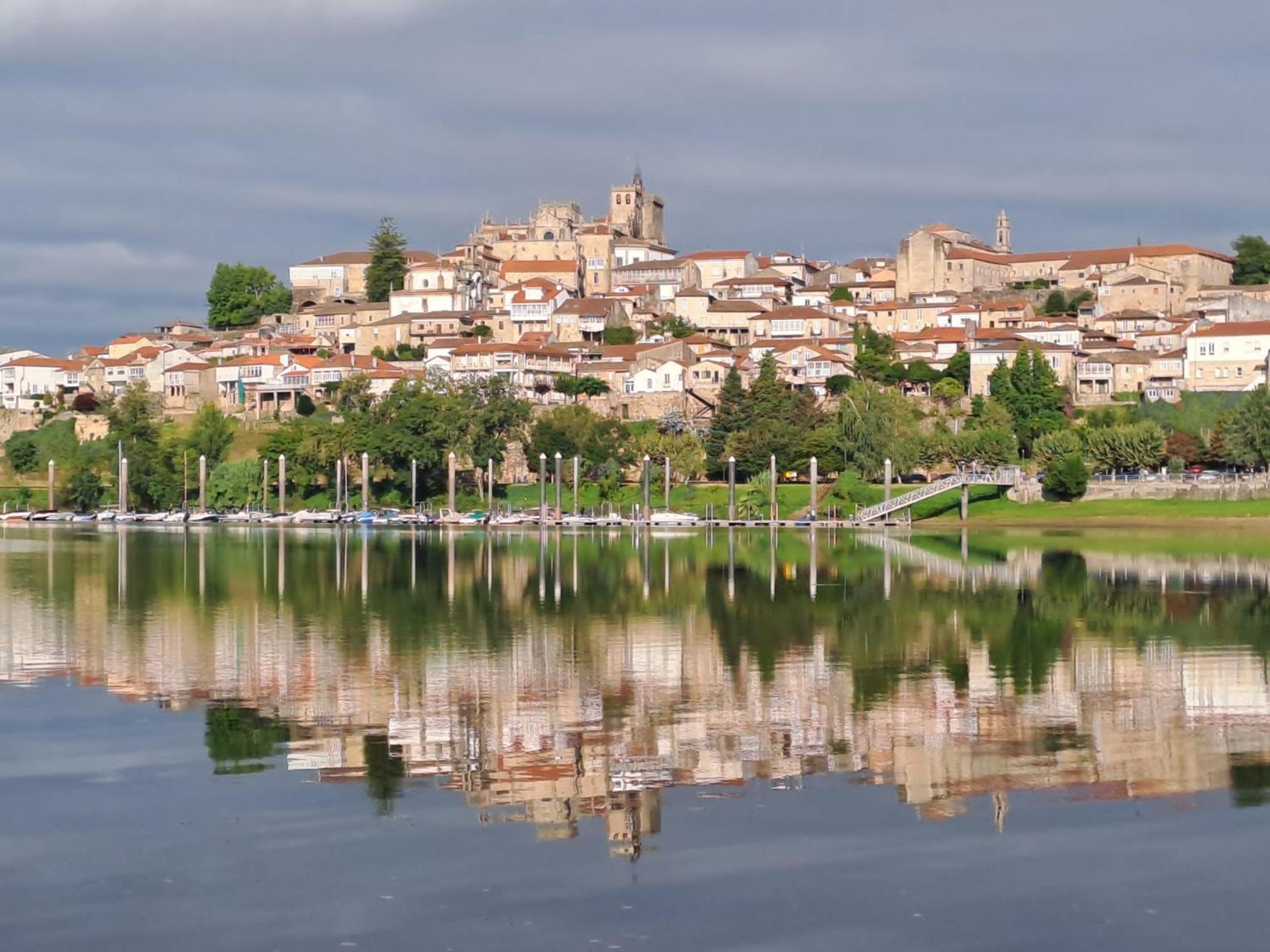 Casita A Estrenar En Finca Con Rio Proxima A Tui, Gondomar Y Portugal. Luaran gambar